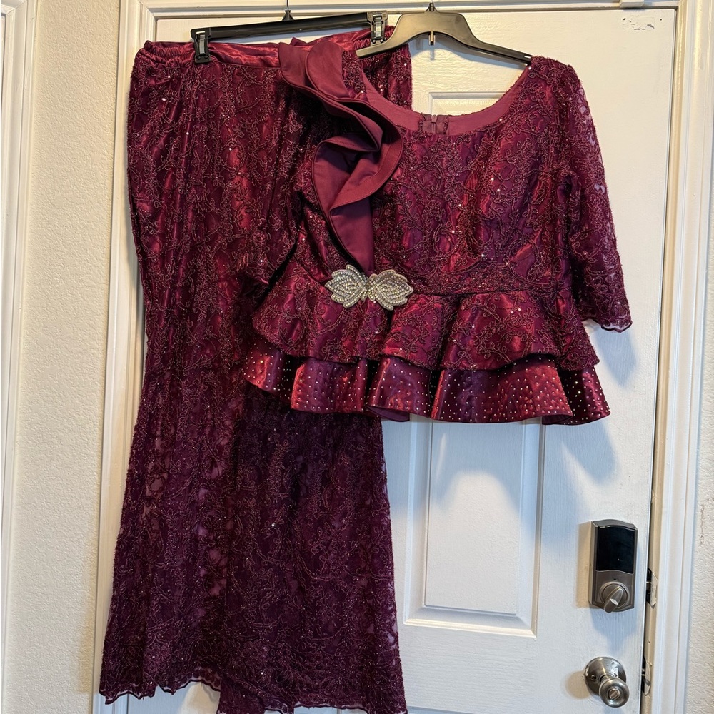 Elegant Burgundy Womens 2 Piece set with beautiful Bow Detail and a lace overlay